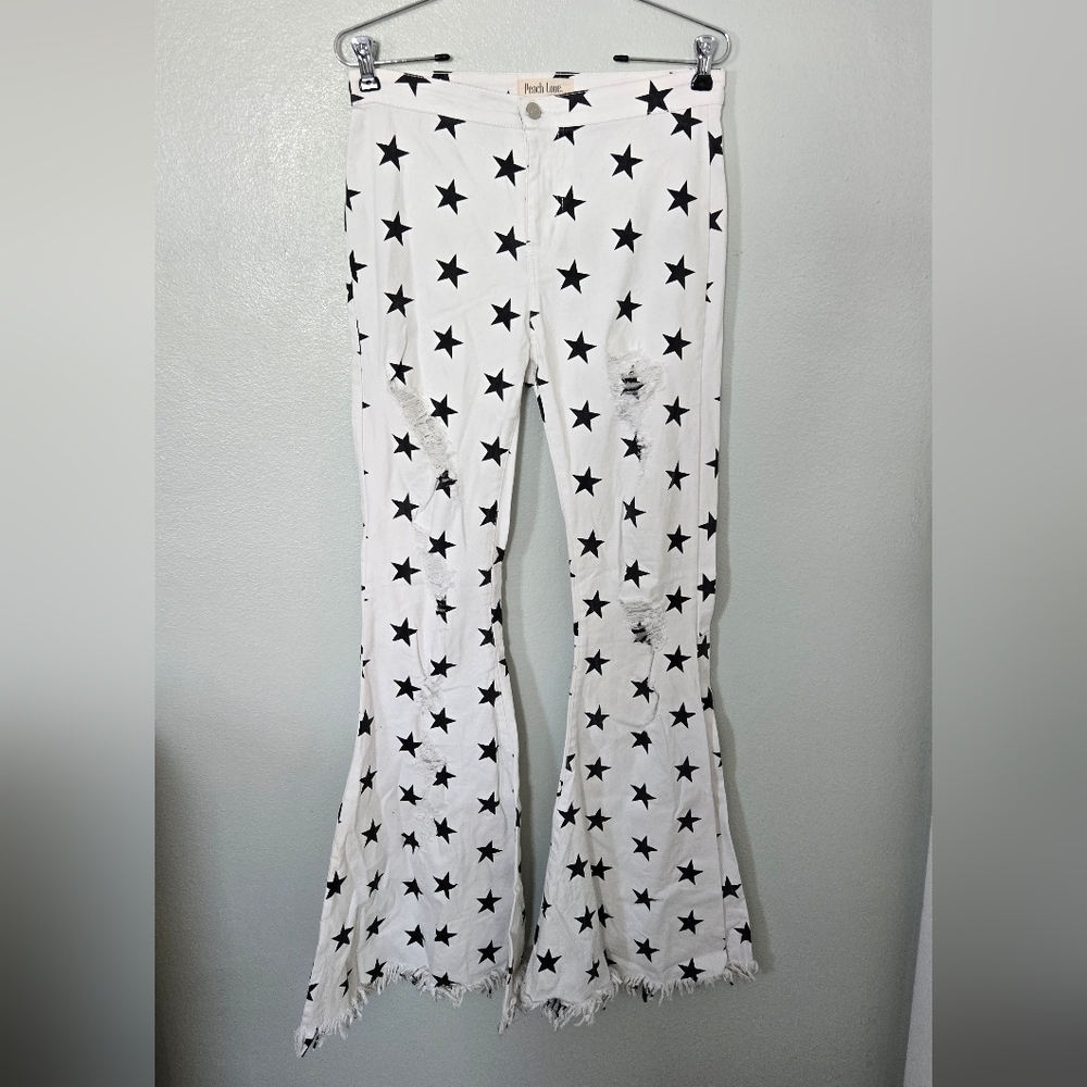 Peach Love | White Distressed Star Ultra Flare Jeans Size Medium